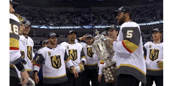 Gold Knight eliminerar jets till finaler